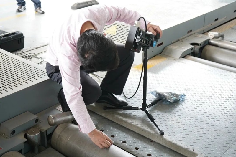 Anche je sodeloval pri kalibracijskem testu na kraju samem za standard, povezan z varnostjo električnih vozil